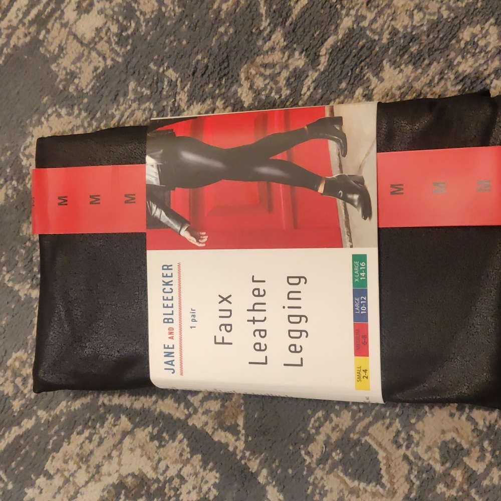 New! Jane and Bleecker Faux leather leggings sz M black